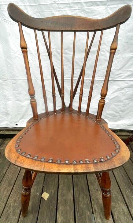 画像1: 木製椅子 (1)